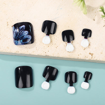 Glamorous artificial nails with floral accents Acalora