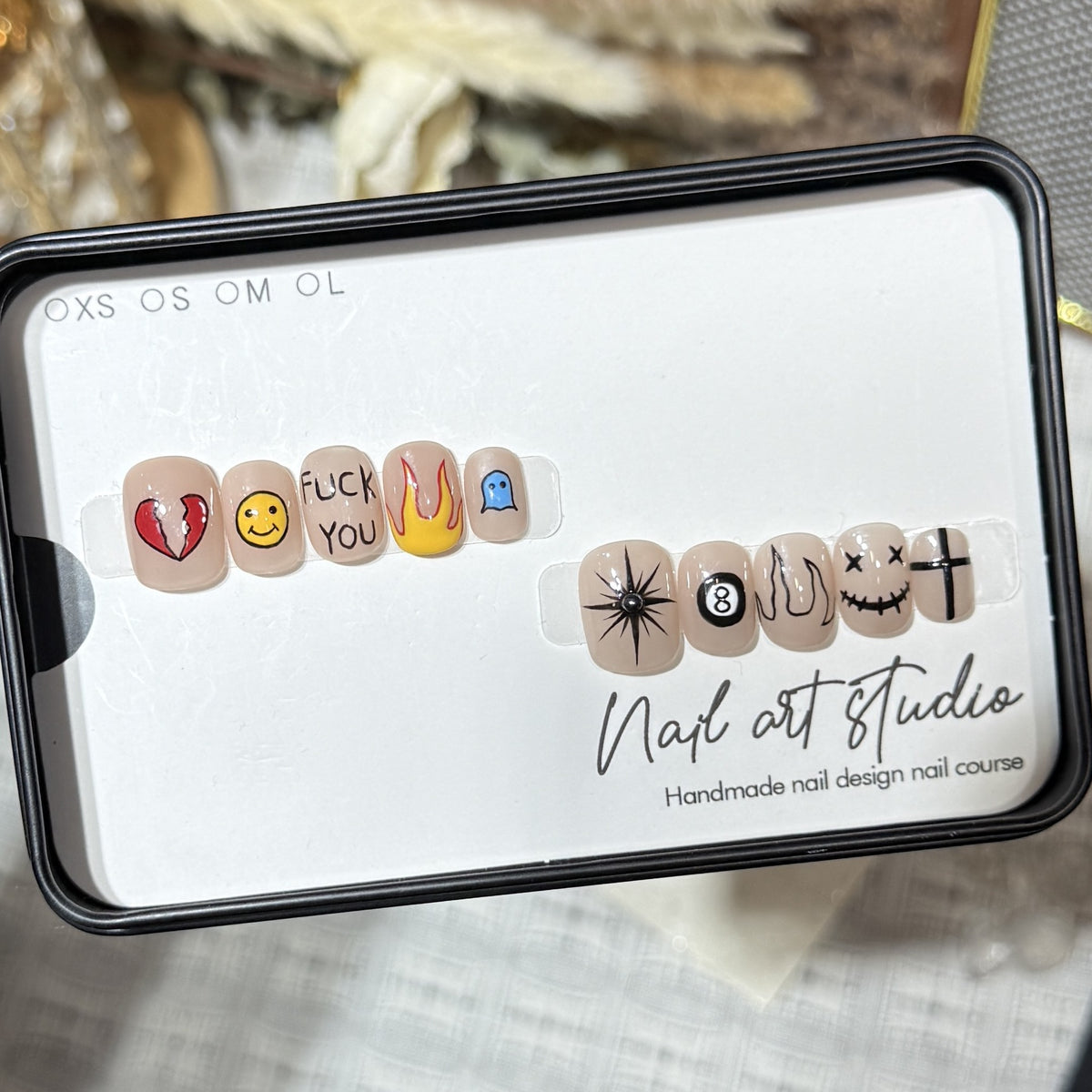 Artistic Press-On Nail Set with Unique Graphic Designs Acalora