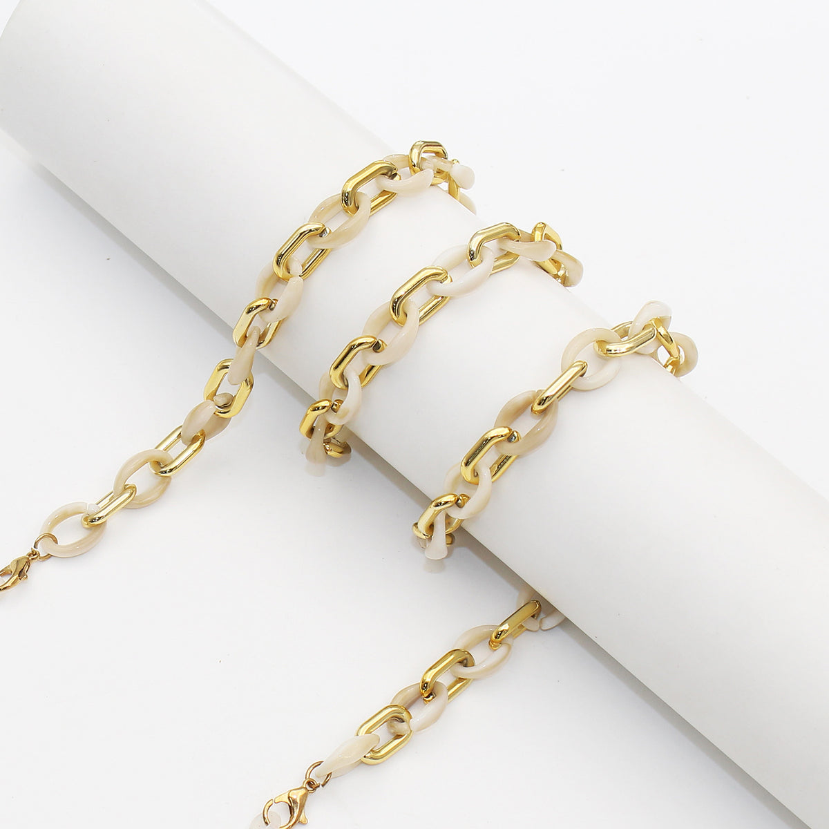 Stylish Eyewear Chain Holder Acalora