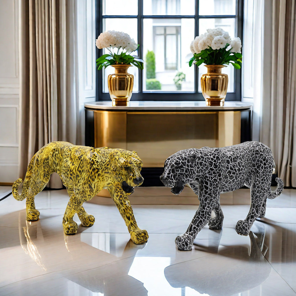 Decorative leopard figure made of resin Acalora