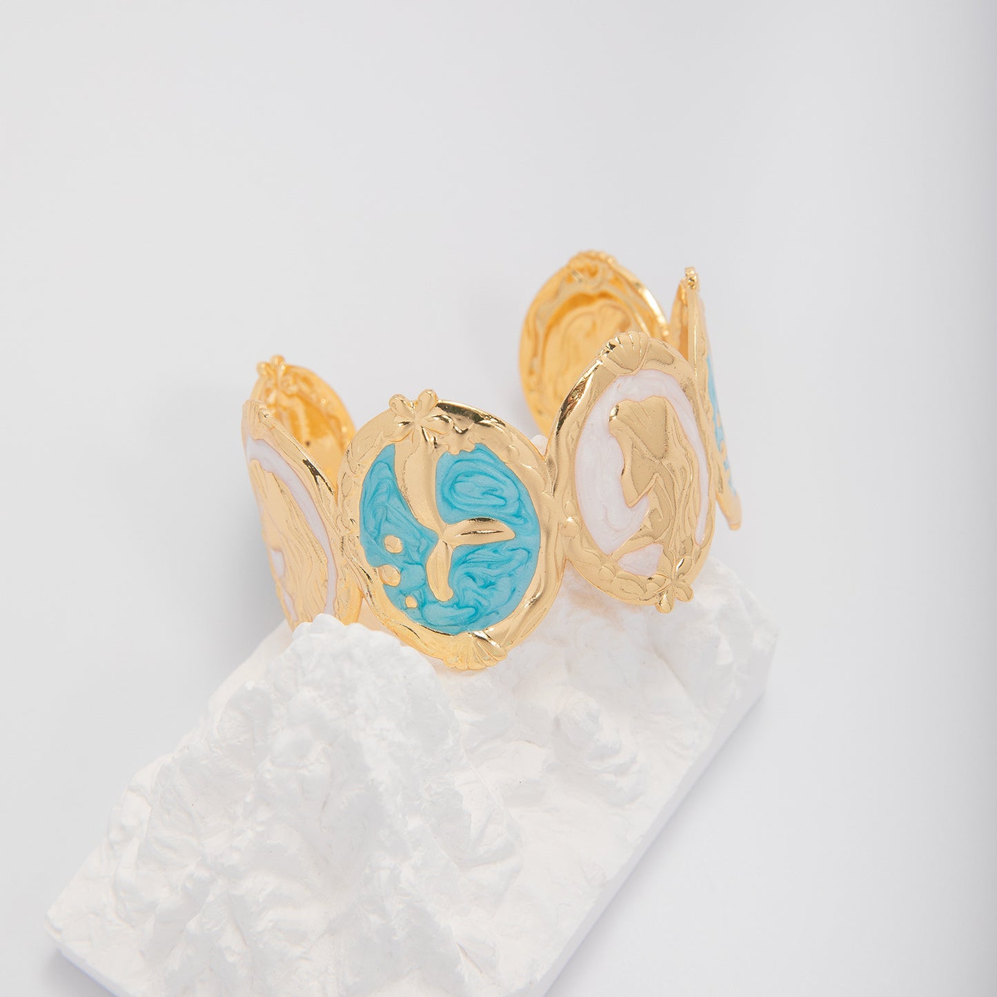 Artistic Cuff Bracelet Acalora