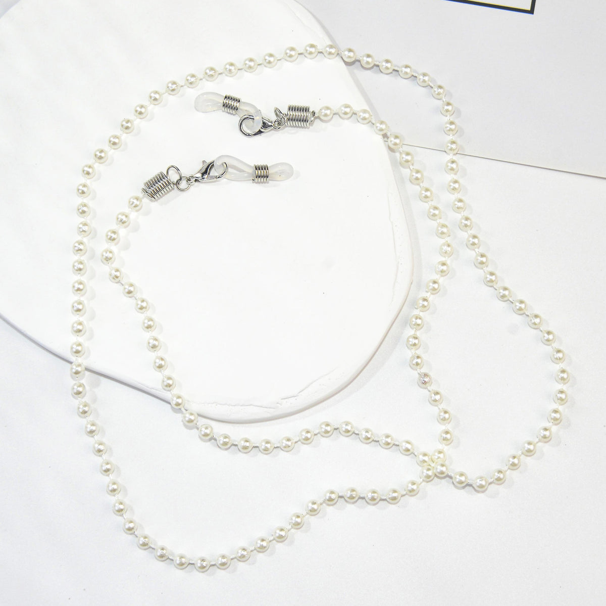 Elegant Pearl Beaded Eyewear Chain Acalora