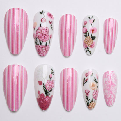 Artificial nail set with floral 3D decorations Acalora