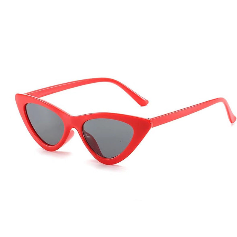 Ladies Cat-Eye Sunglasses with Elegant Tortoiseshell Pattern Bowlift