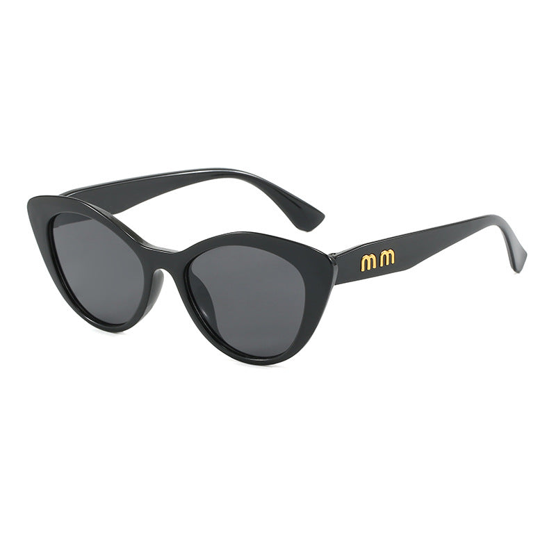 Women's Cat-Eye Sunglasses in Trendy Vintage Style Bowlift