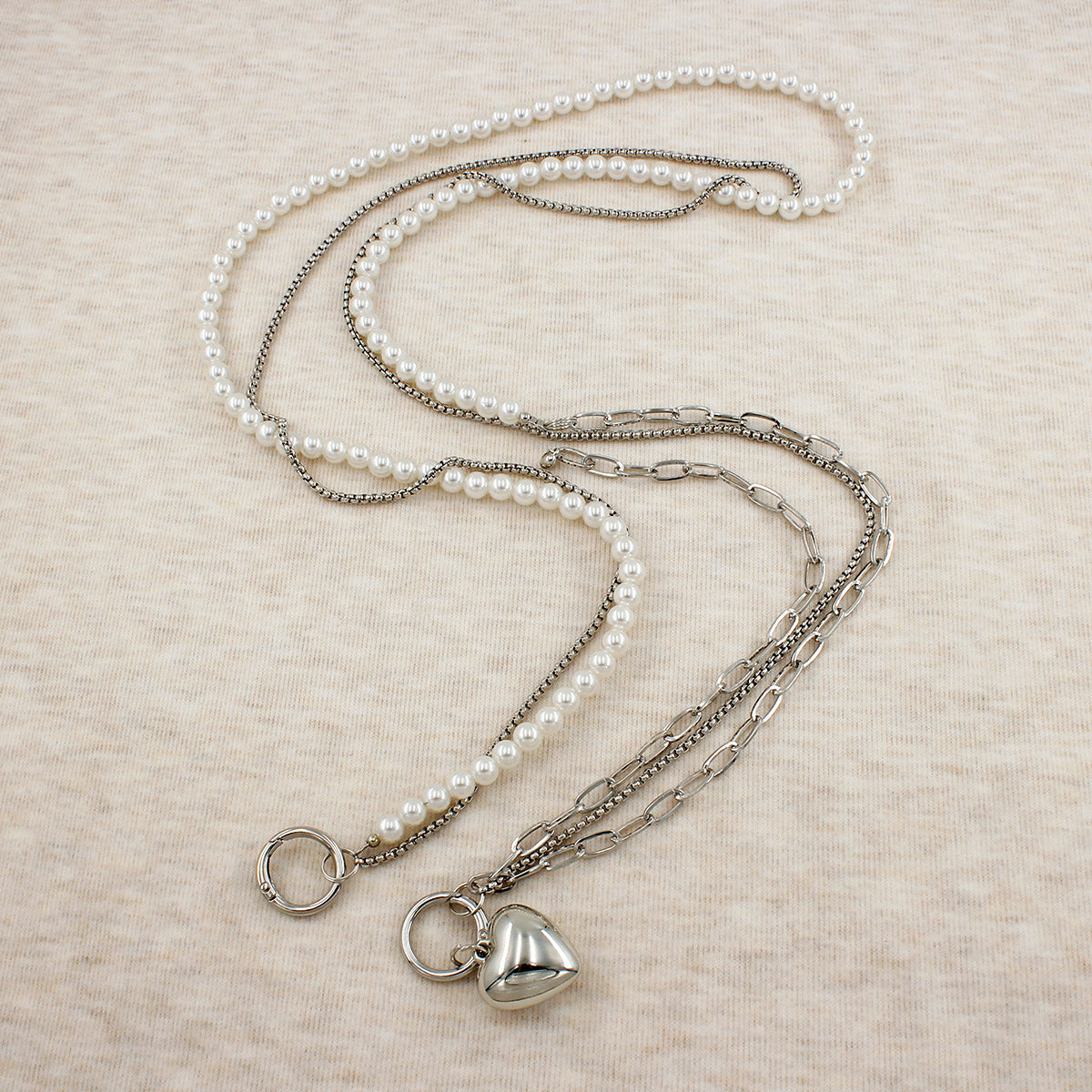 Heart-Designed Beaded Eyewear Chain Acalora