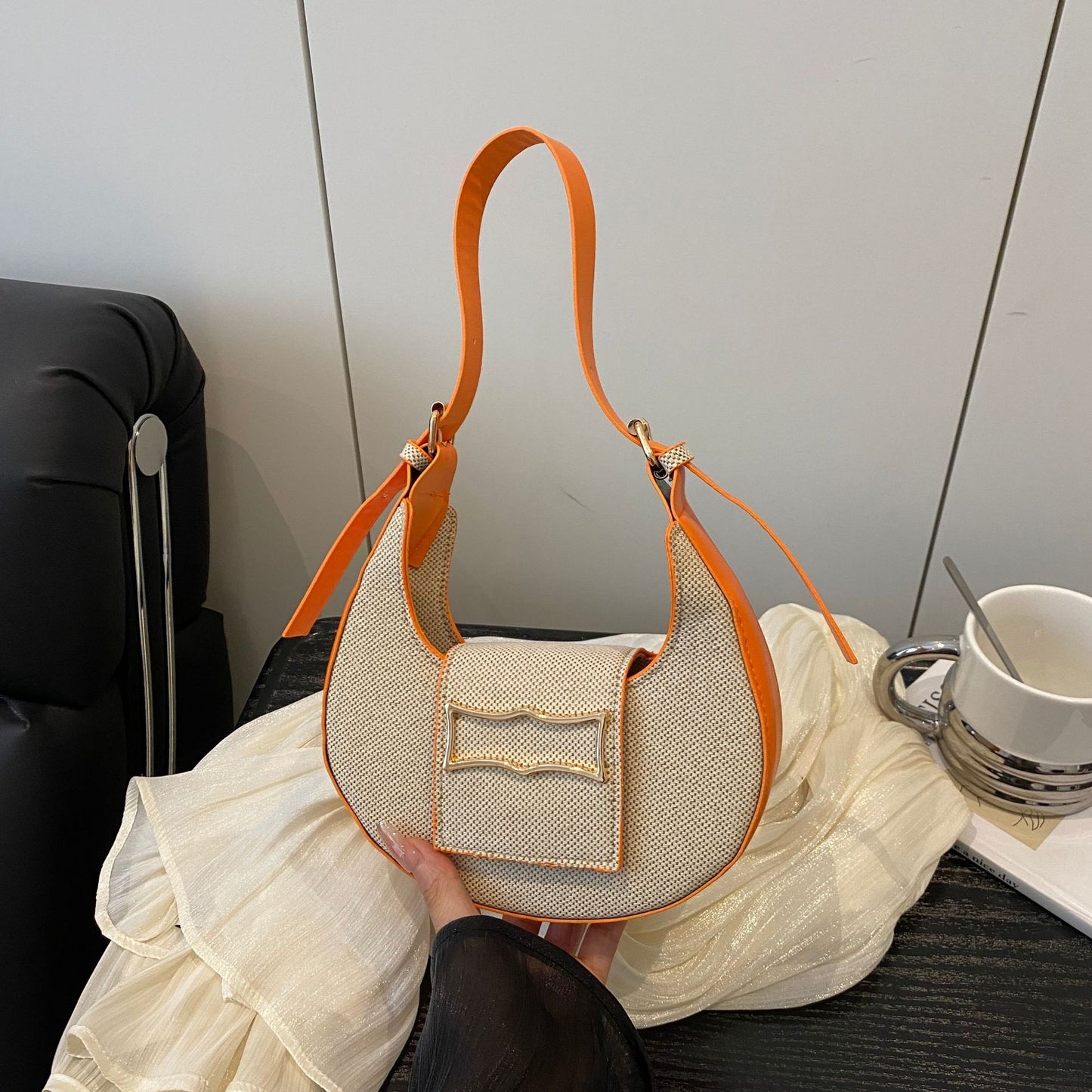 Trendy Handcrafted Crossbody Bag Acalora