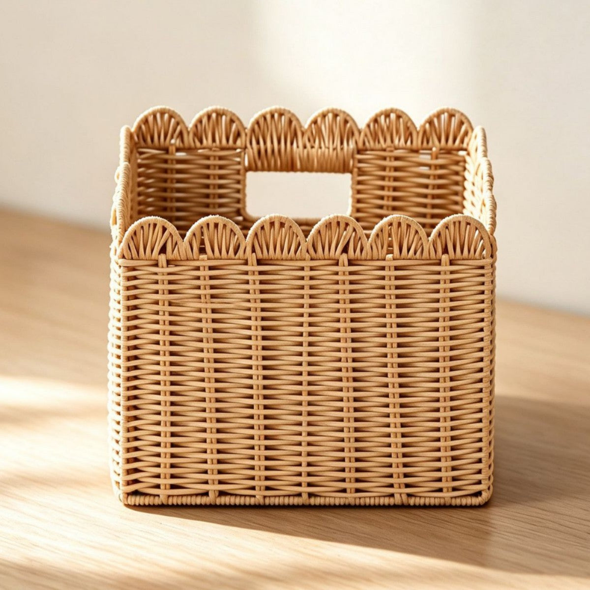 Handcrafted storage basket with curved edge Acalora