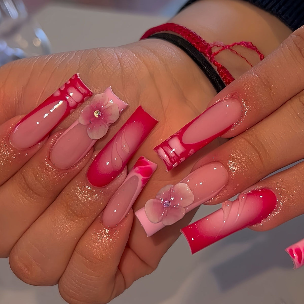 Glamorous Floral Press-On Nails Set Acalora
