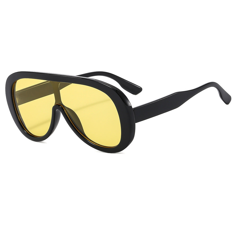 Ladies fashionable sunglasses with wide frame Bowlift
