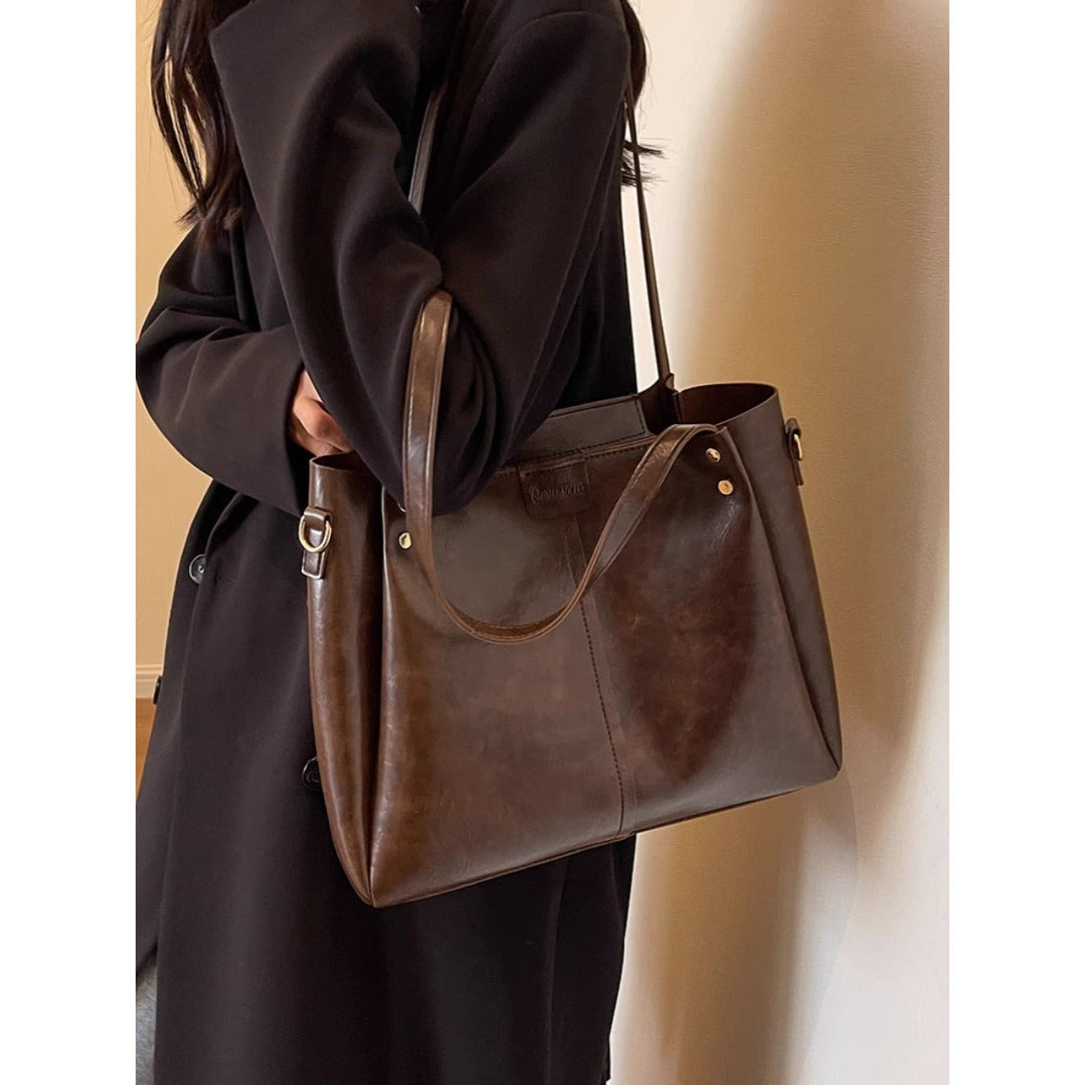 Versatile Multi-Functional Handbag Acalora