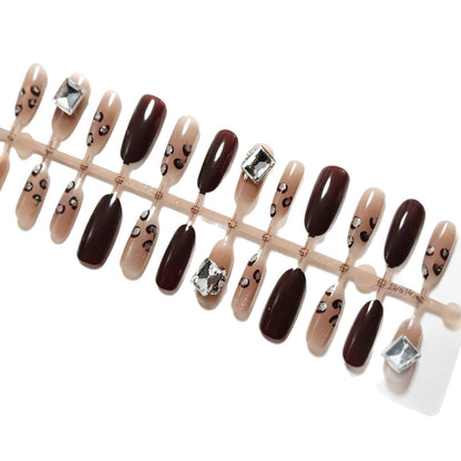 Artificial nails with elegant glamour accents Acalora