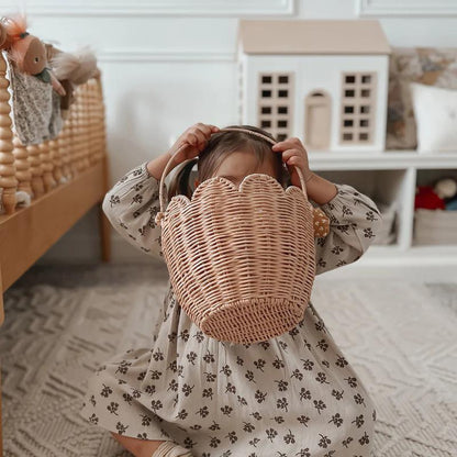 Handwoven basket with handle Acalora