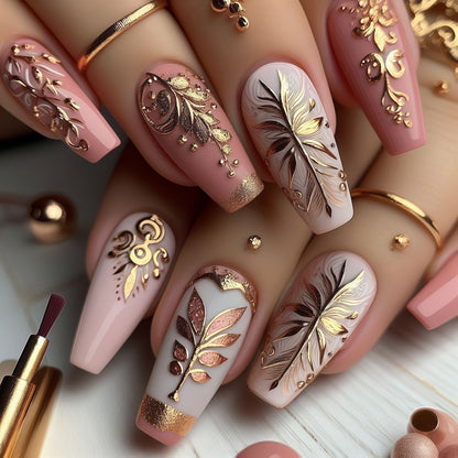 Elegant and artistically designed artificial nails Acalora