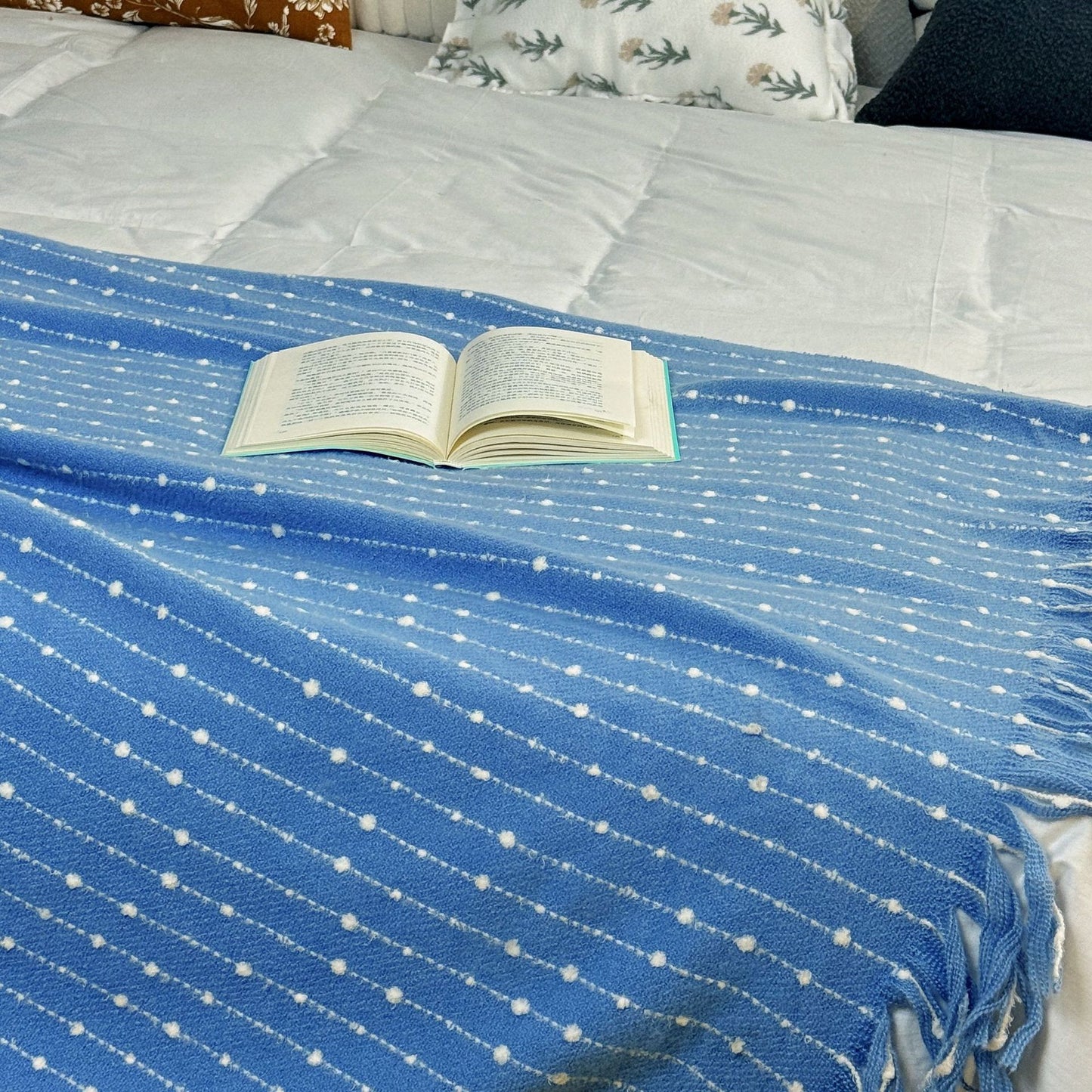 Cozy Decorative Throw Blanket