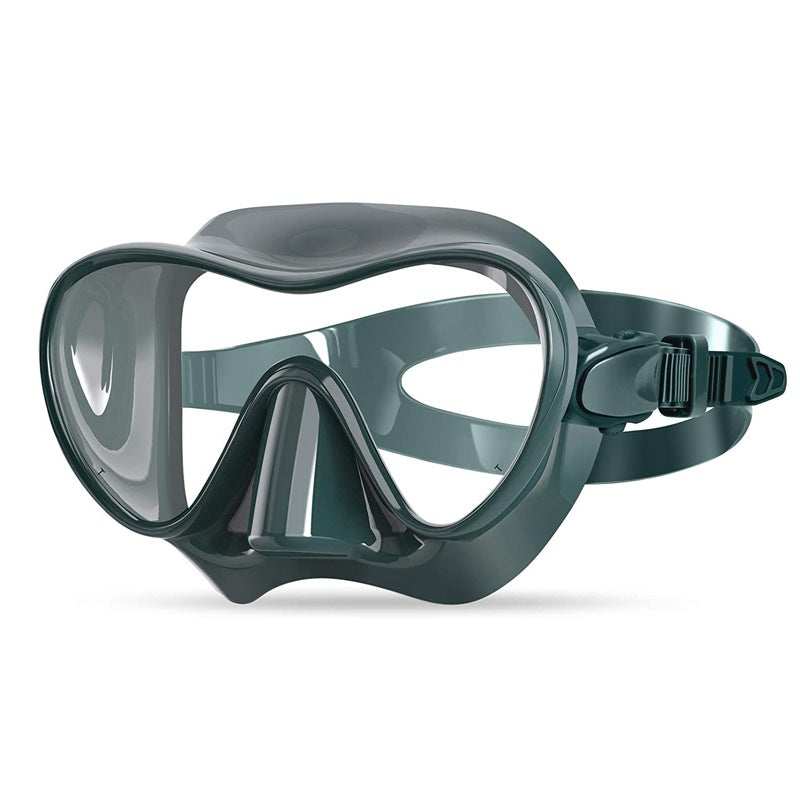 Diving mask with flexible silicone edge and clear field of vision Bowlift