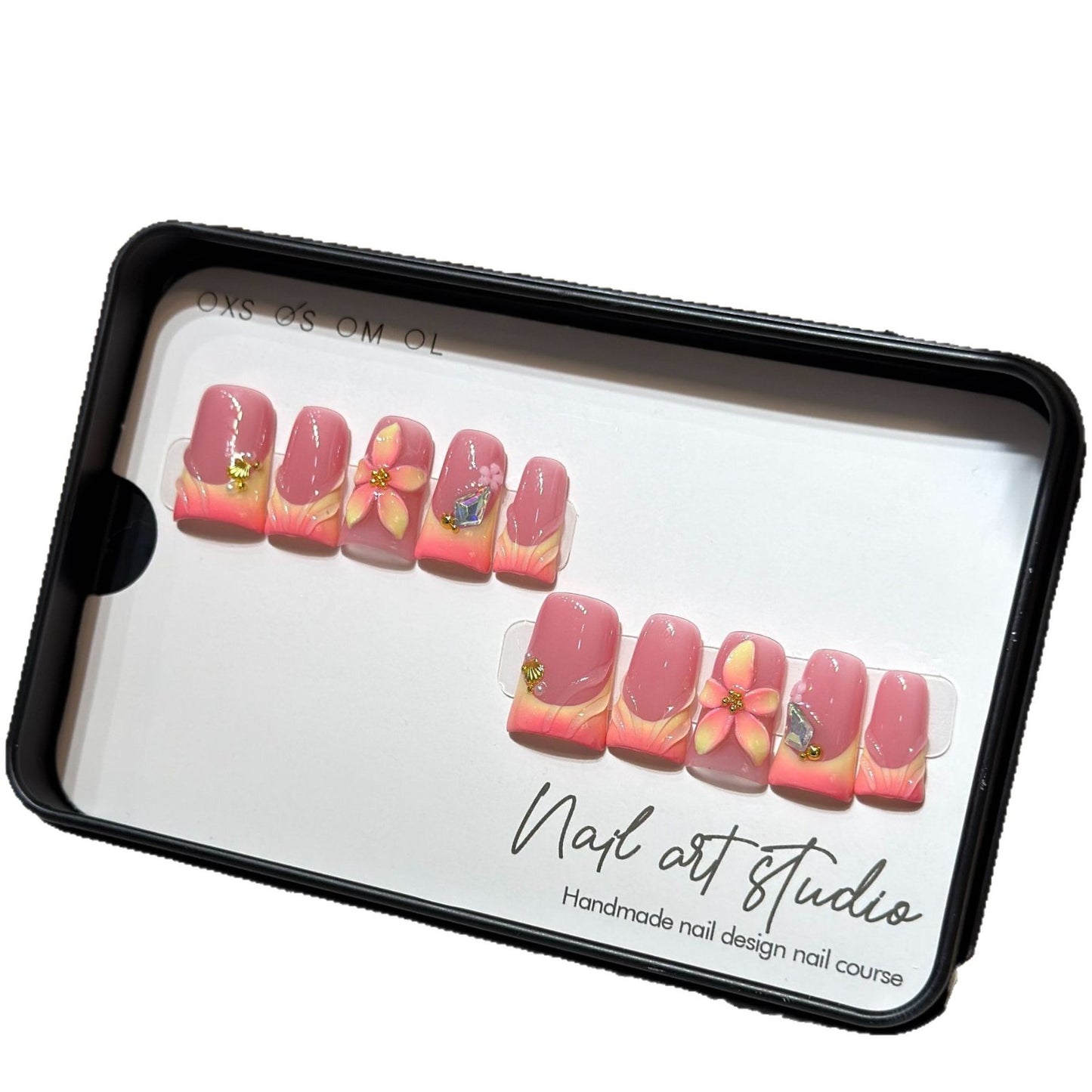 Floral-Inspired Elegant Press-On Nail Set Acalora