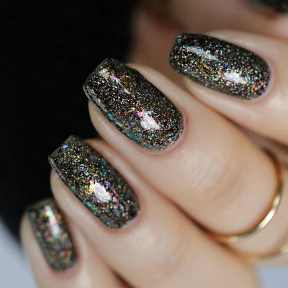 Shiny artificial nails with sparkling glitter Acalora