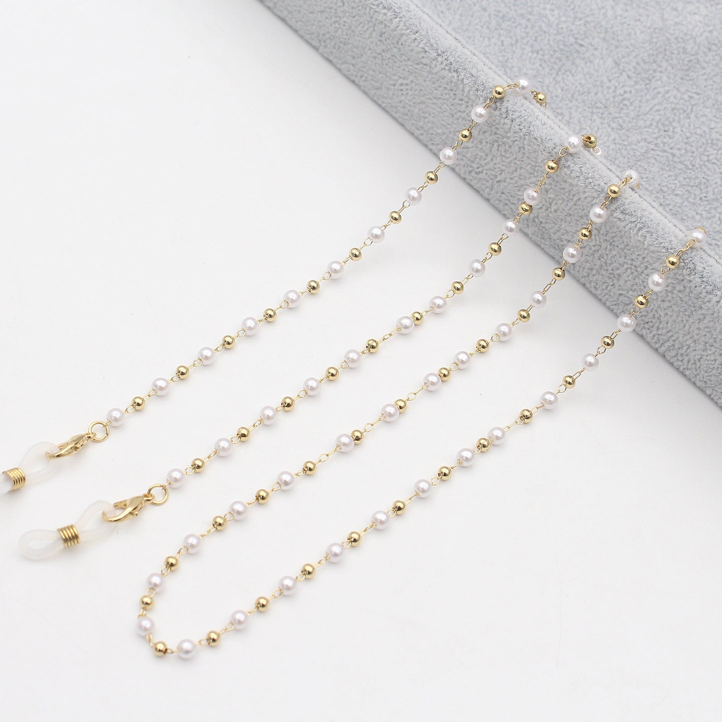 Pearl-Accented Eyewear Chain Acalora
