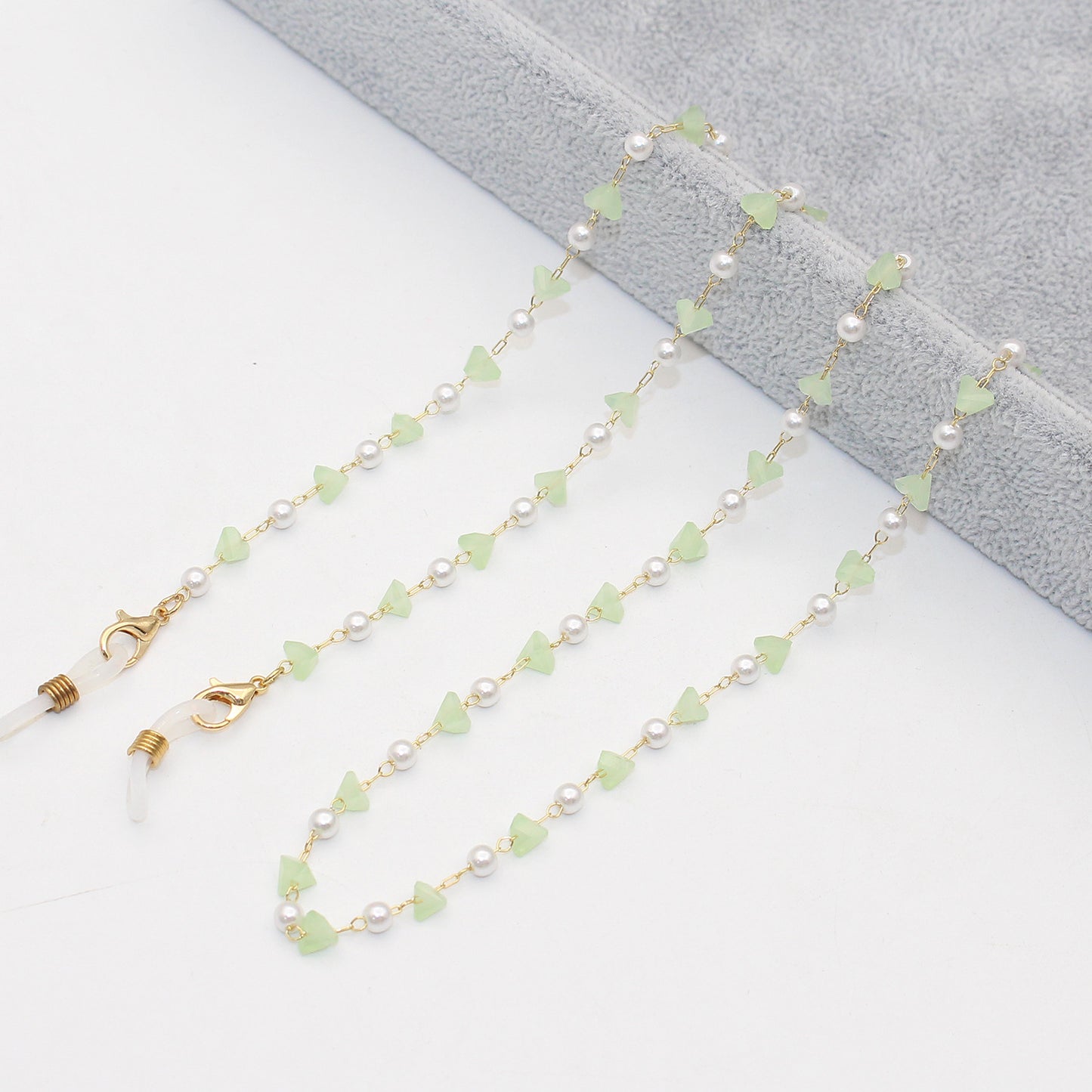 Stylish Pearl and Crystal Eyewear Chain Acalora