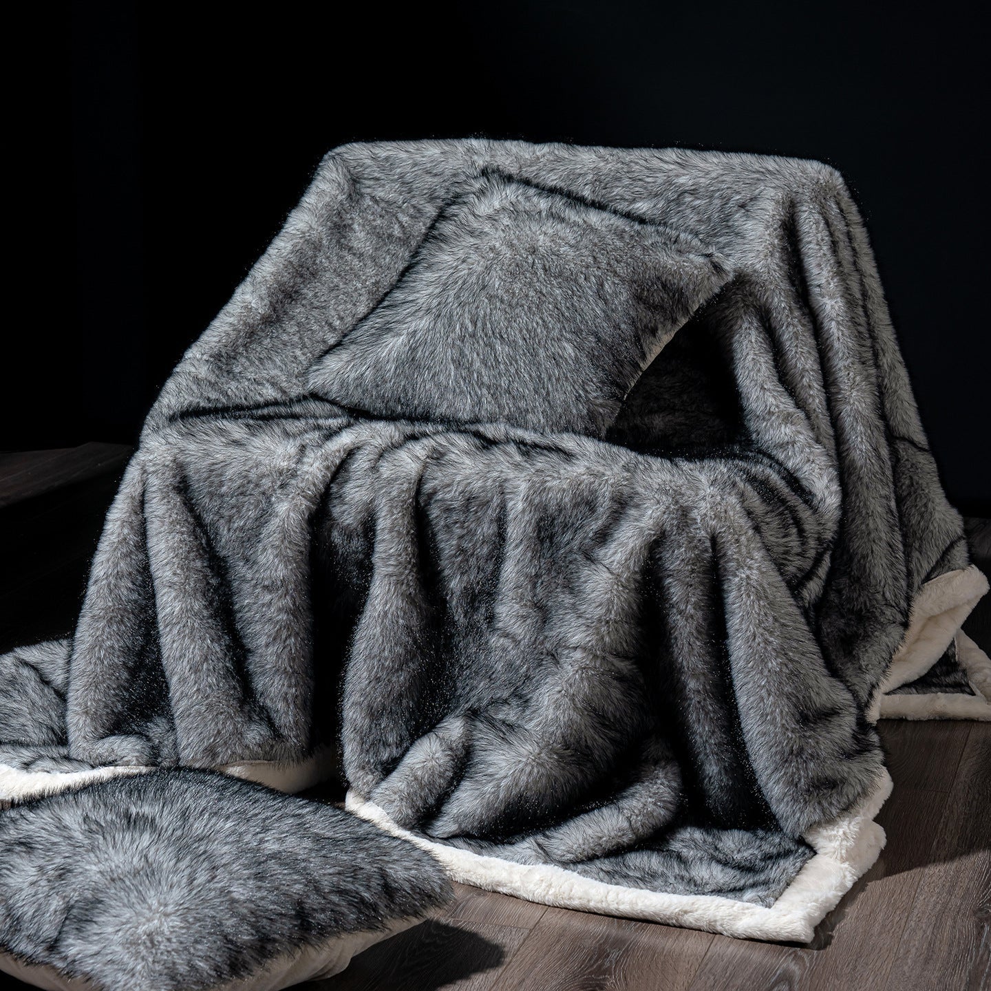 Luxurious Faux Fur Throw Blanket
