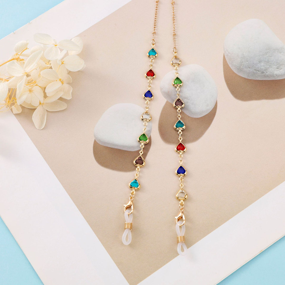 Heart-Shaped Eyewear Chain Acalora