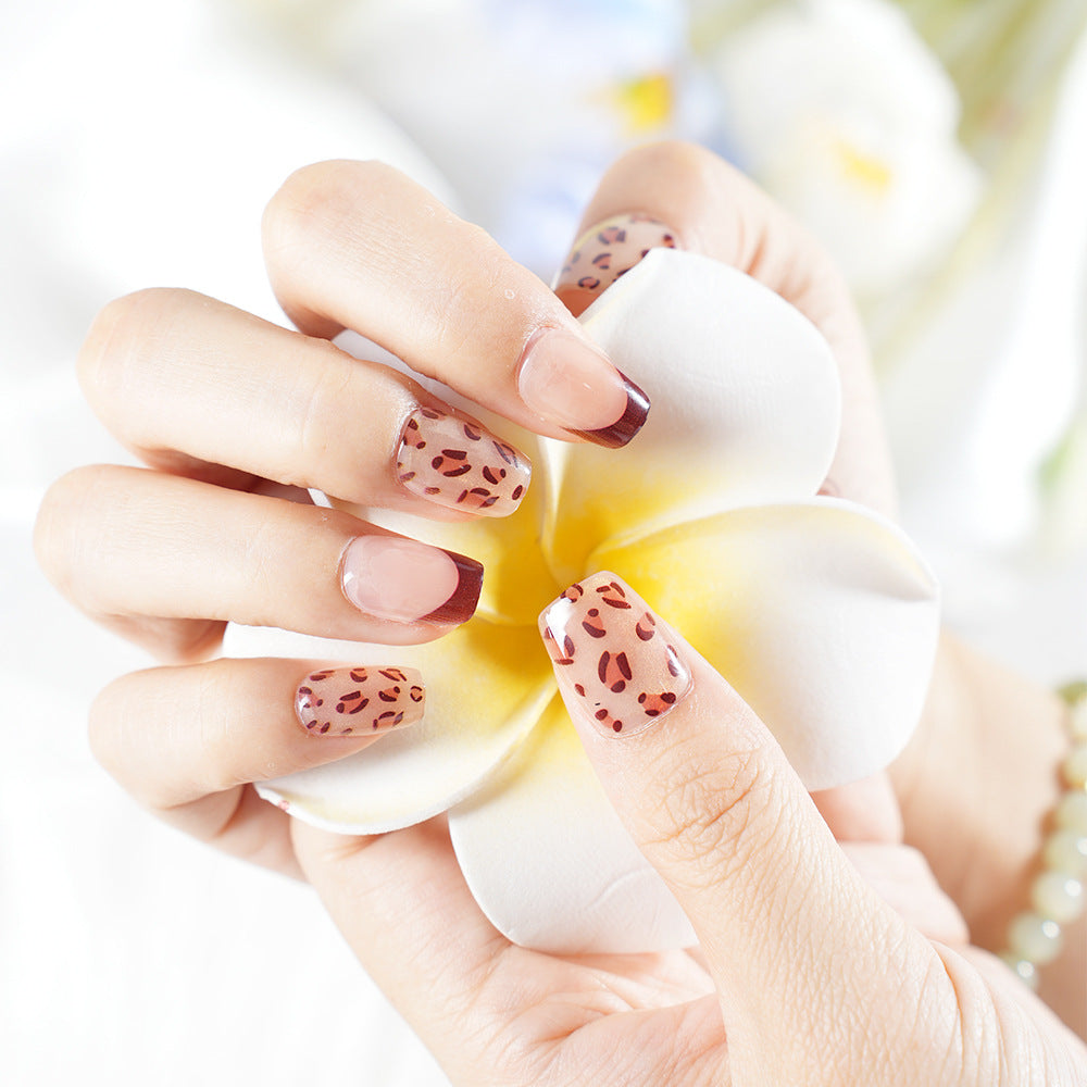 Trendy Animal Print Press-On Nail Set Acalora