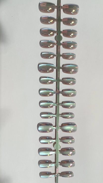 Iridescent Press-On Nail Art Set Acalora