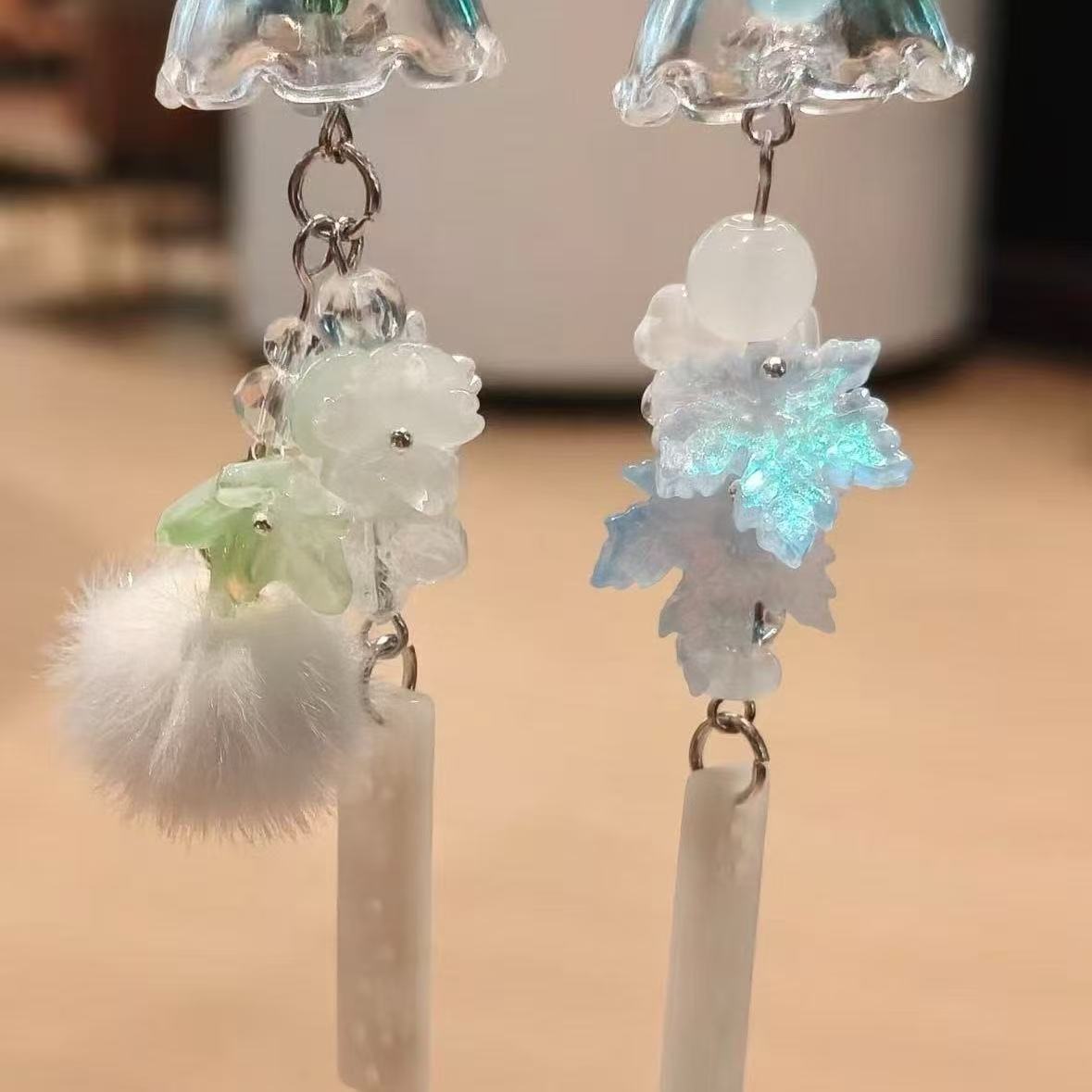 Decorative Floral Charm Keychain Acalora