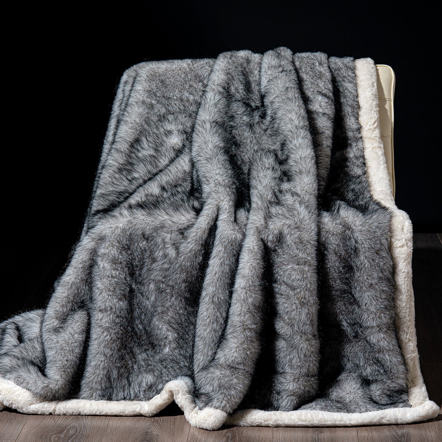 Luxurious Faux Fur Throw Blanket