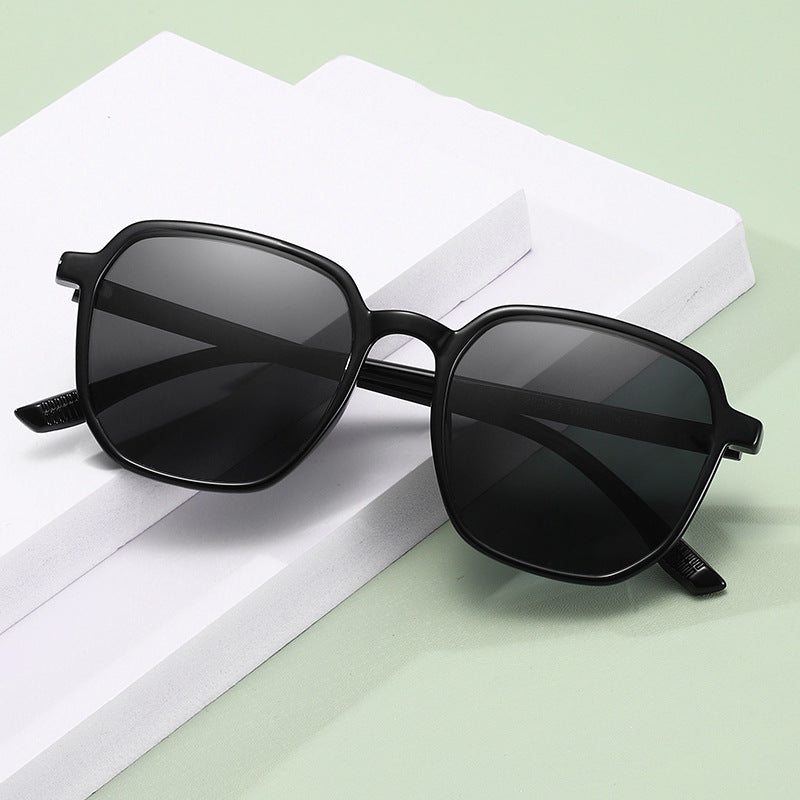 Women's Square Sunglasses with modern frame Karnz