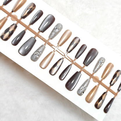 Artifical nails in elegant metallic look Acalora