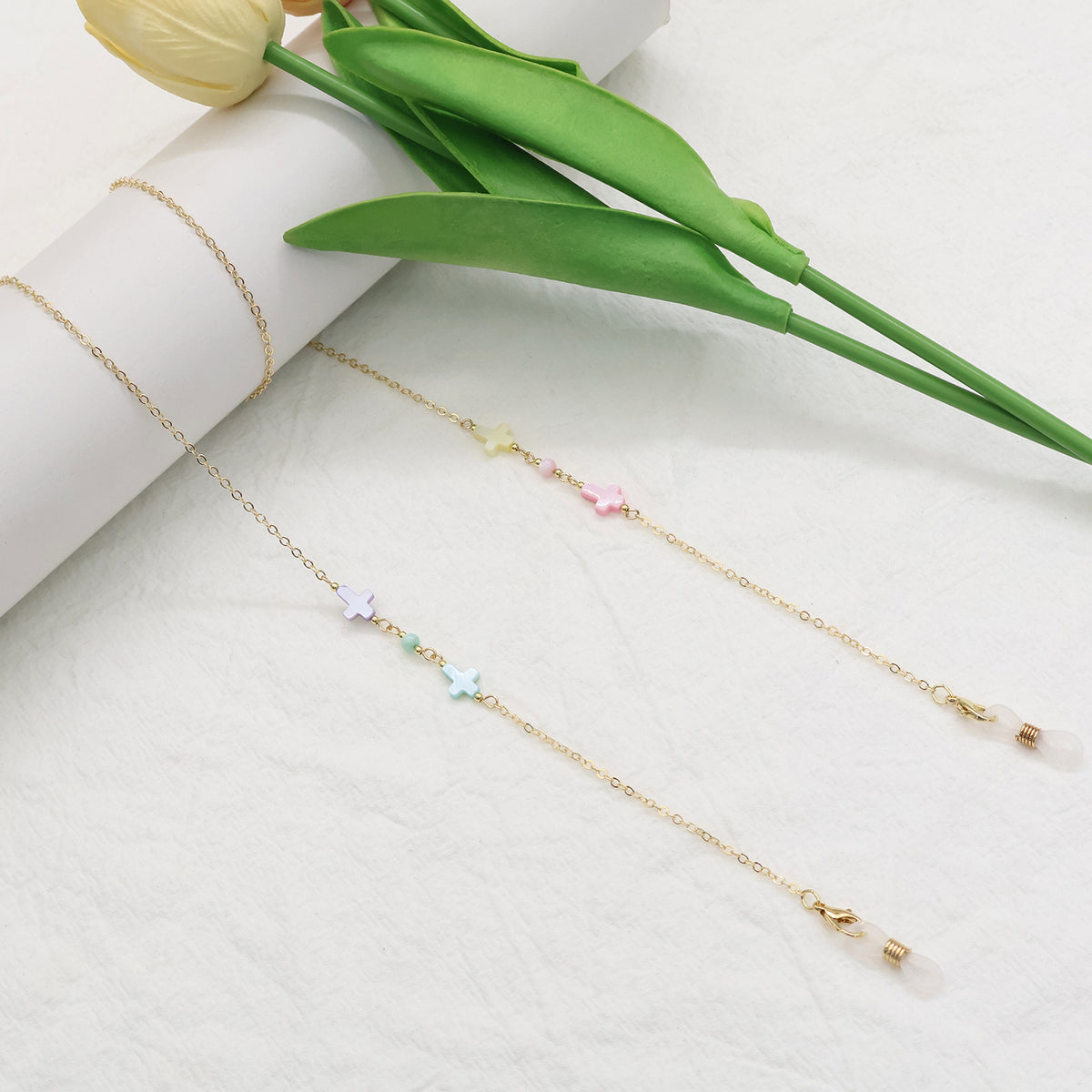 Charming Beaded Eyewear Chain Acalora