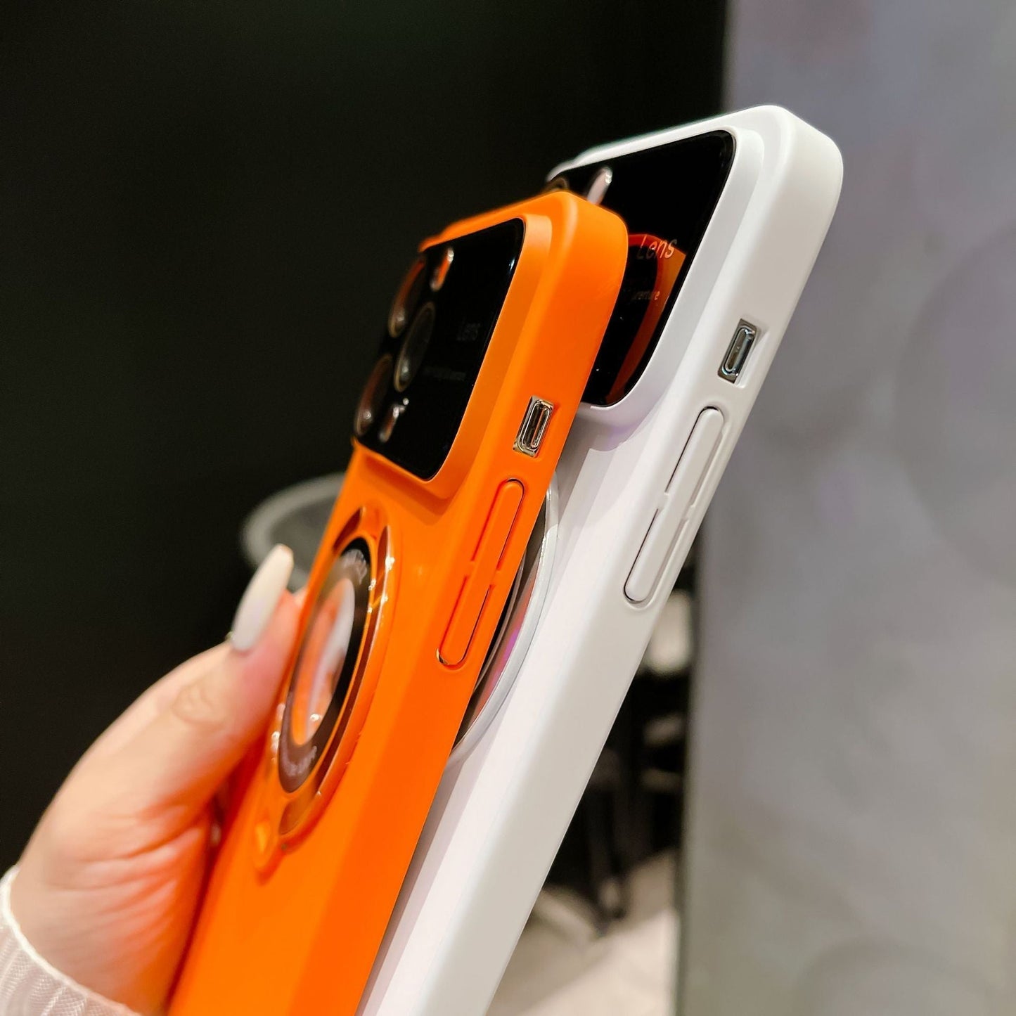 Skanto | MagSafe iPhone Case with Integrated Stand and Large Window
