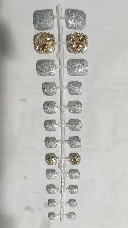Glamorous Rhinestone-Decorated Press-On Nail Set Acalora