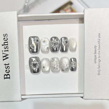 Decorative Silver Press-On Nail Set Acalora