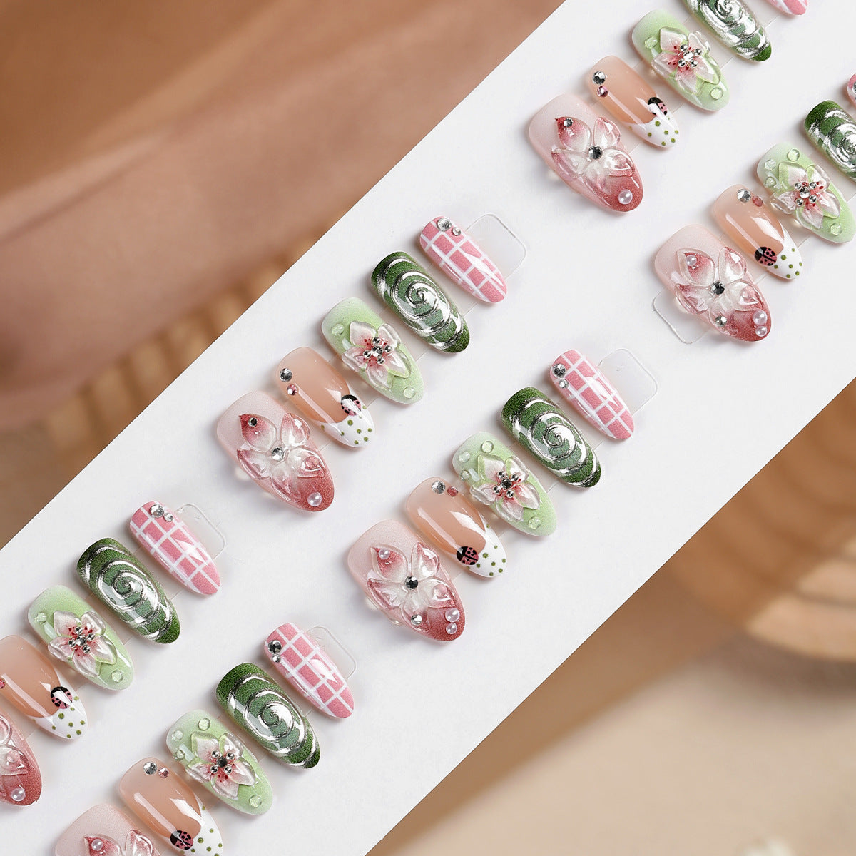 Artistic Floral Design Press-On Nail Set Acalora