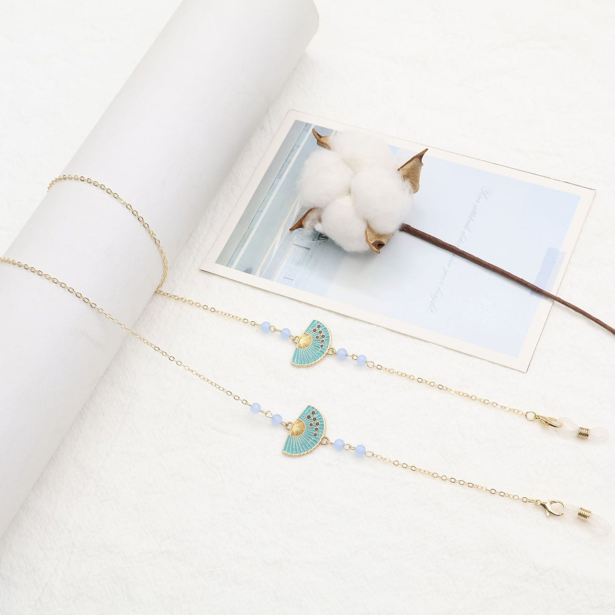 Stylish Eyewear Chain Acalora