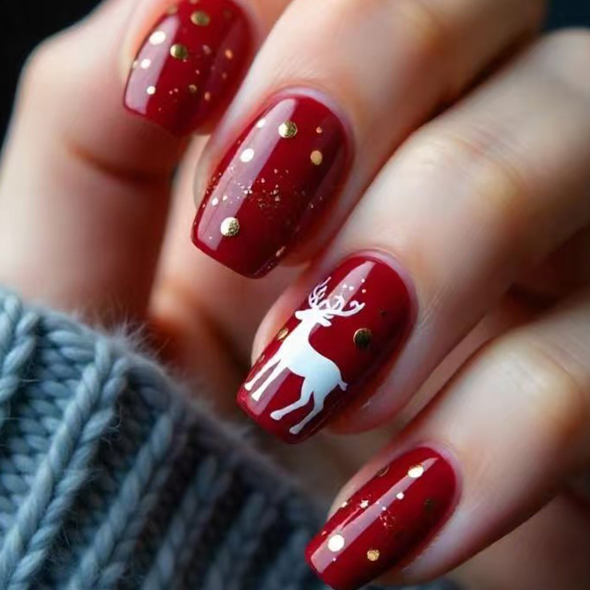 Holiday-Themed 3D Reindeer Nail Art Acalora