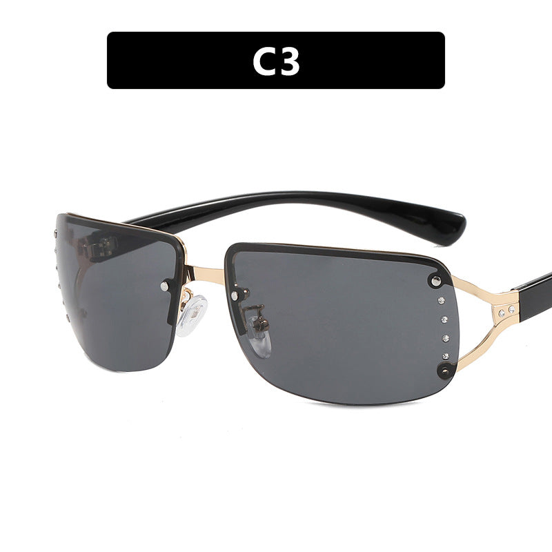Women's extravagant sunglasses in a modern design with fine accents Karnz