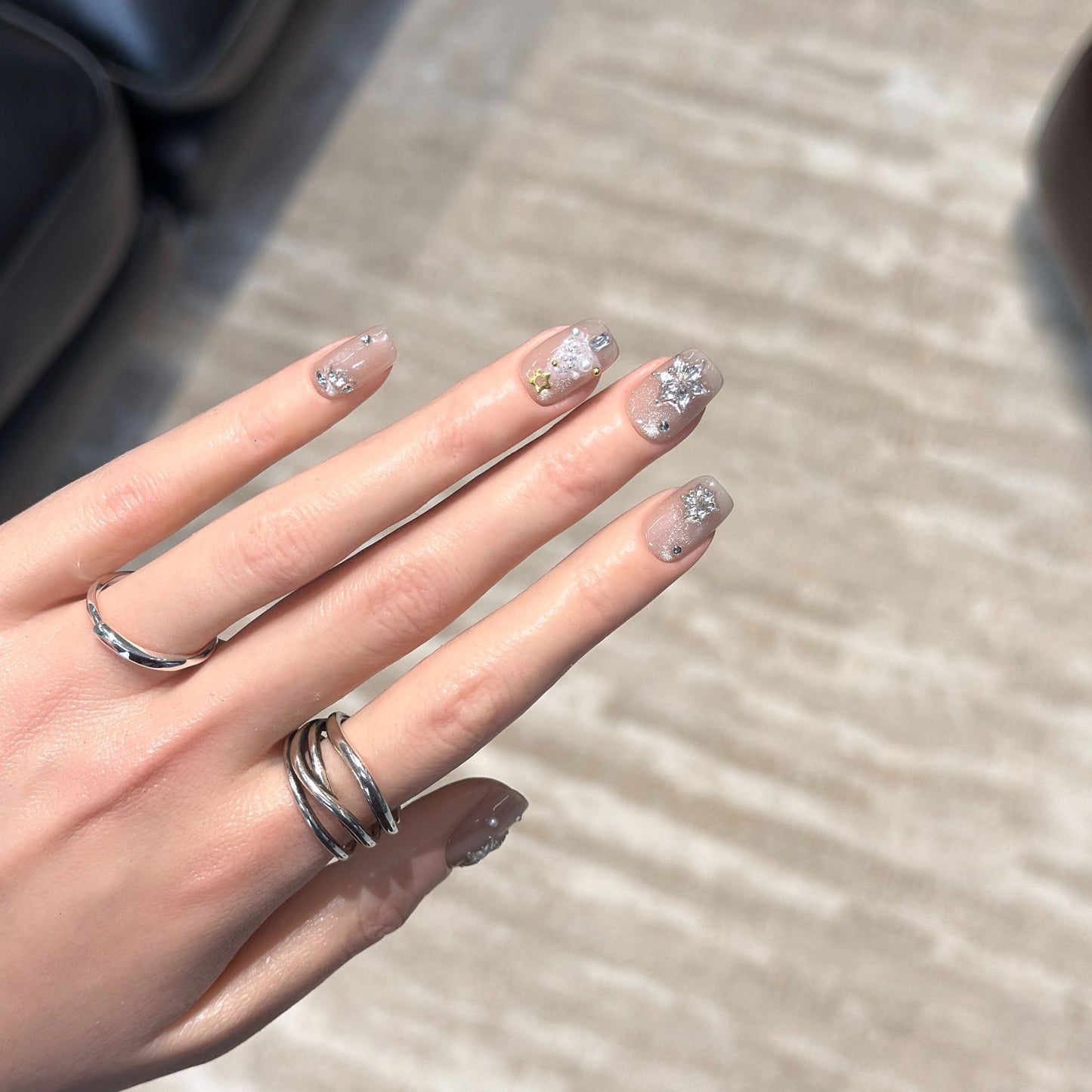 Elegant Press-On Nail Art Set with Sparkling Accents Acalora