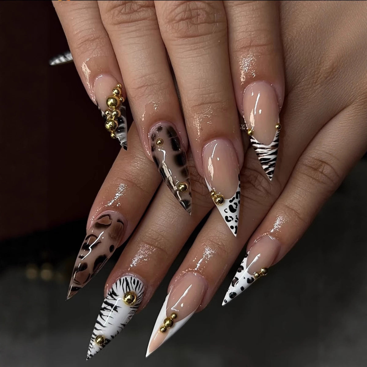 Elegant animal pattern artificial nails with 3D applications Acalora