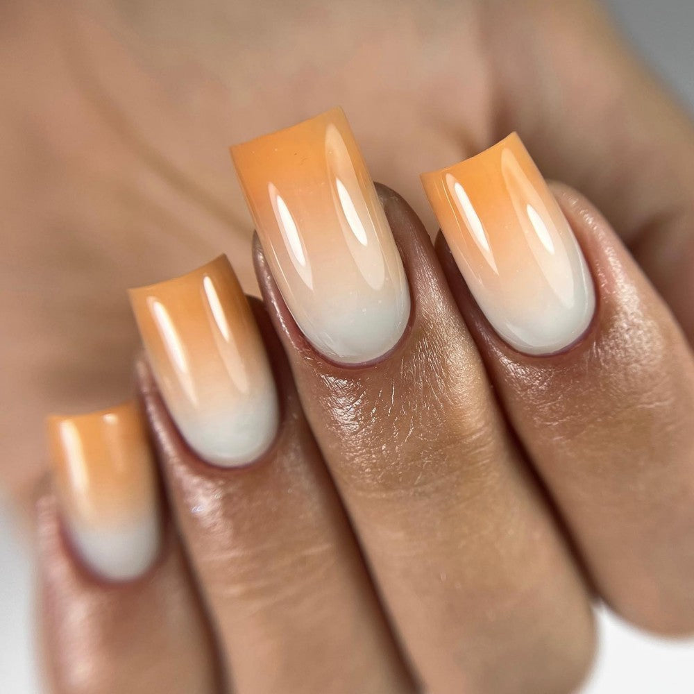 Artificial nails in elegant gradient Acalora
