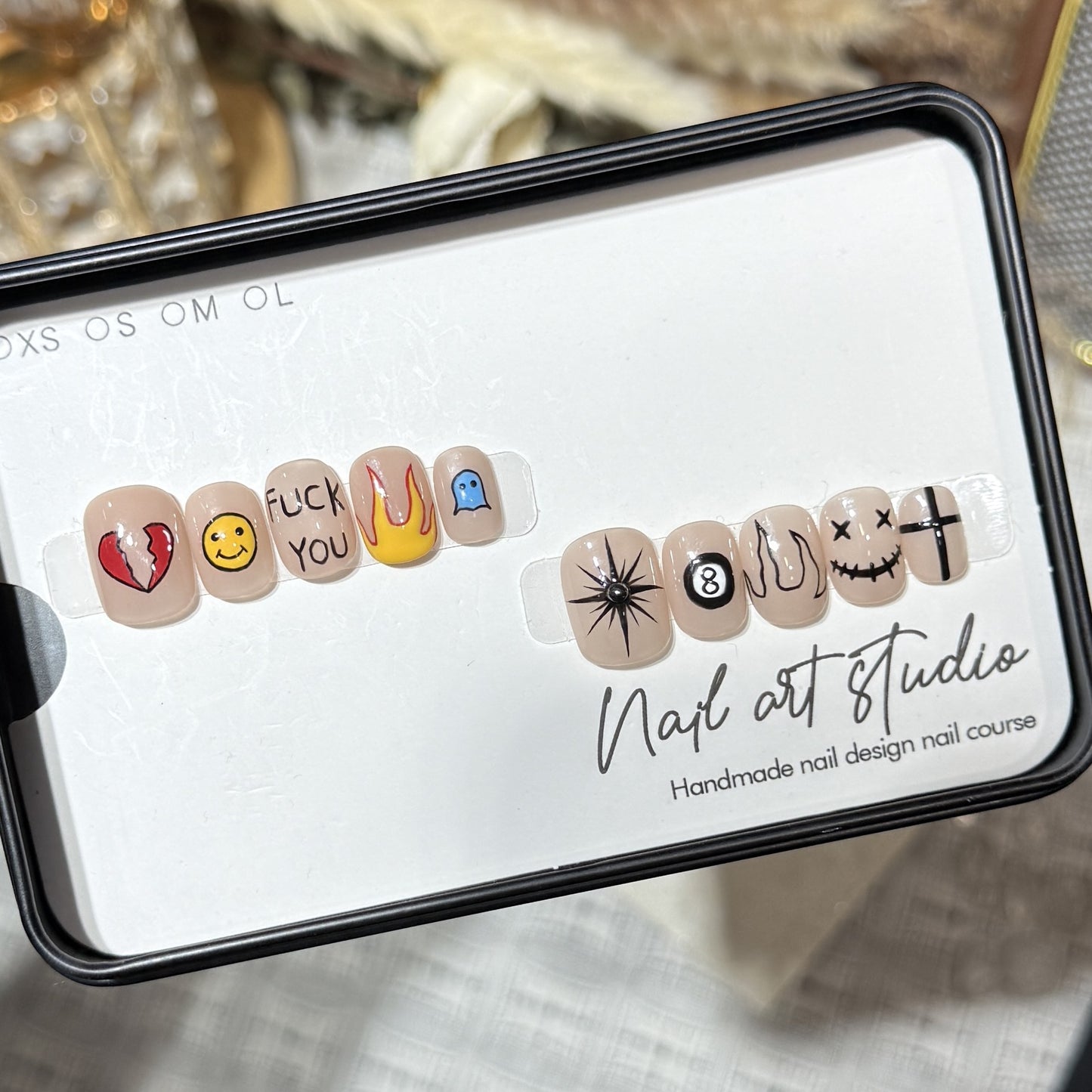 Artistic Press-On Nail Set with Unique Graphic Designs Acalora