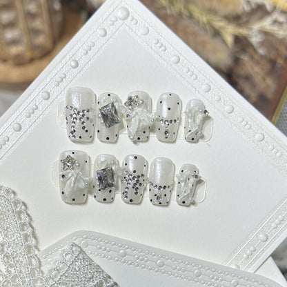 Elegant Rhinestone-Adorned Press-On Nail Set Acalora