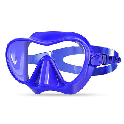 Diving mask with flexible silicone edge and clear field of vision Bowlift