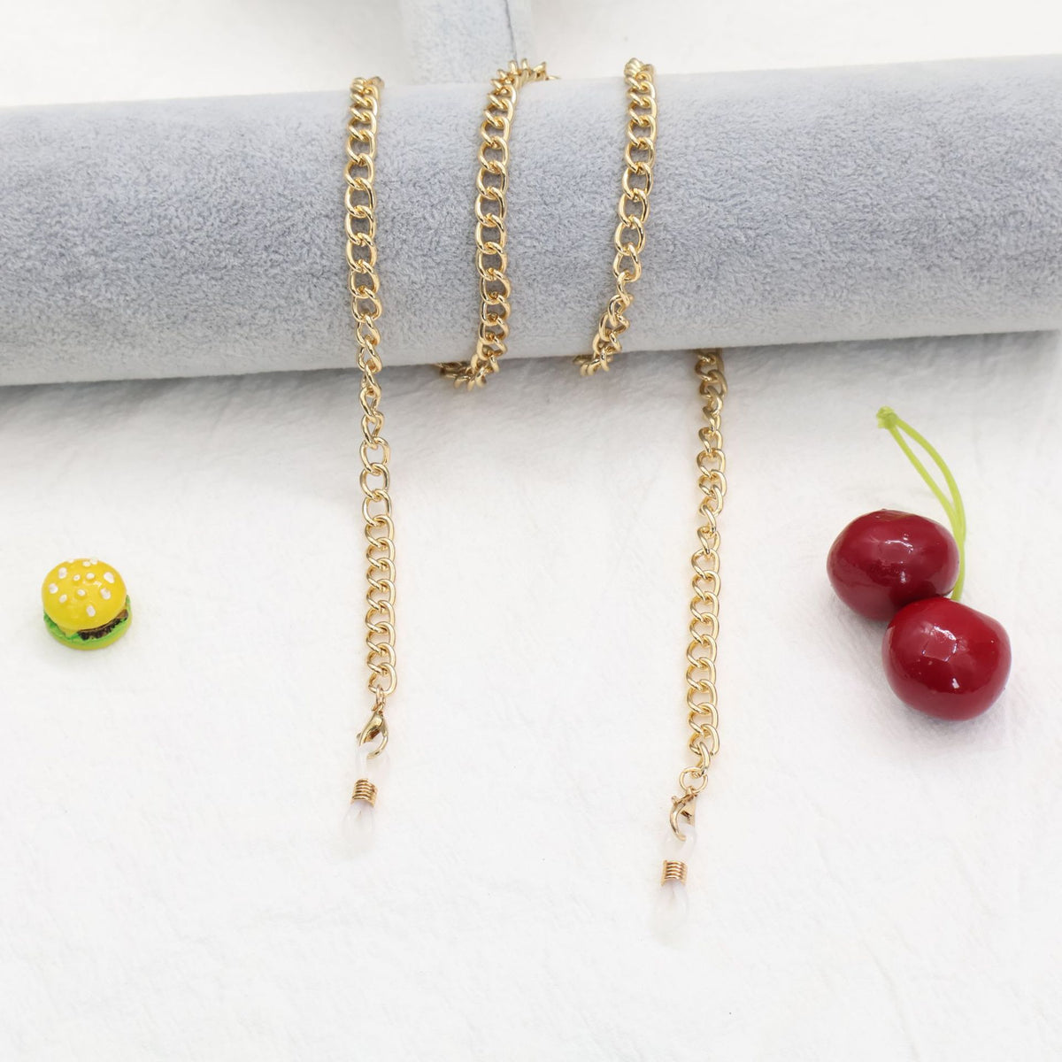Modern Chain Eyewear Holder Acalora