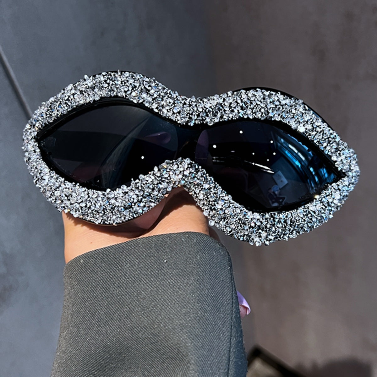 Women statement sunglasses with sparkling crystal embellishments Bowlift