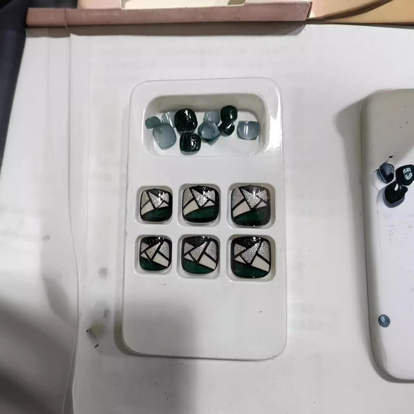 Geometric Design Press-On Nail Set Acalora