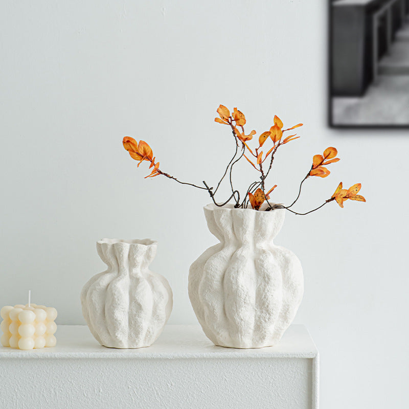 Elegant and modern flower vase Acalora
